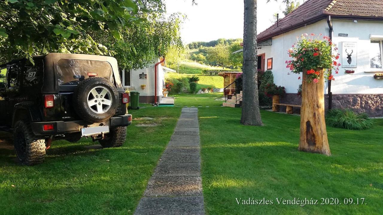 Vadaszles Vendeghaz Bukkszentmarton エクステリア 写真