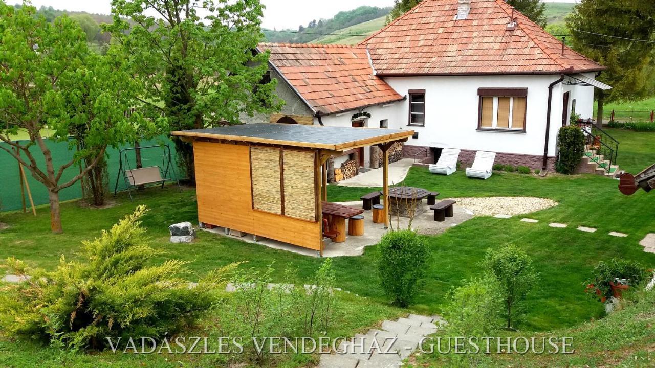Vadaszles Vendeghaz Bukkszentmarton エクステリア 写真